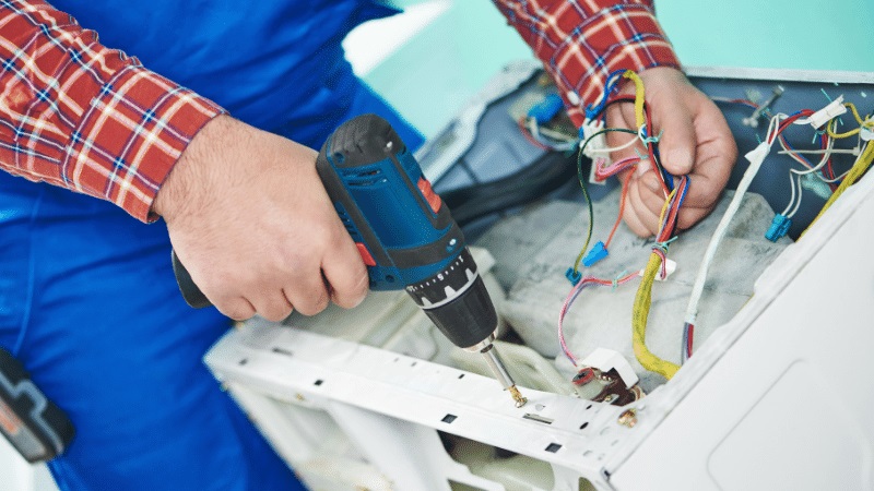 Fatih Mitsubishi Mitsubishi çamaşır makinesi kart tamiri – Su almama arızası orijinal parça ile giderildi. - Teknik servis örneği